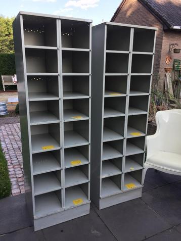 16 - vakskasten / vakkenkasten / materiaalkasten beschikbaar voor biedingen