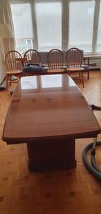 Table en bois plaquée cerisier, Enlèvement