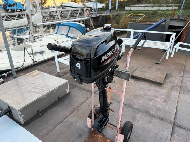 *zo goed als nieuw Mercury 4pk 4 takt buitenboord motor, Watersport en Boten, Buiten- en Binnenboordmotoren, Zo goed als nieuw