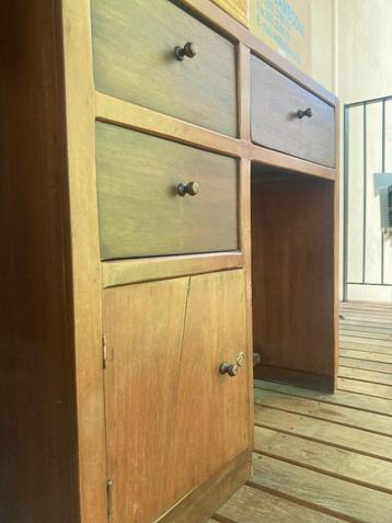 Massief bureau van exotisch hout (van een meubelmaker in Vie beschikbaar voor biedingen