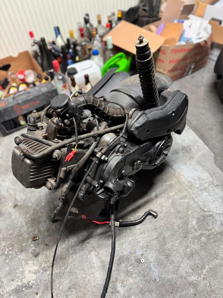 Piaggio zip 80cc blok lopend en compleet, Fietsen en Brommers, Brommeronderdelen | Scooters, Aprilia, Blok, Ophalen