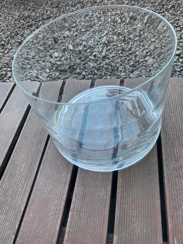 decoratie - glas - 35 cm hoog en diep beschikbaar voor biedingen