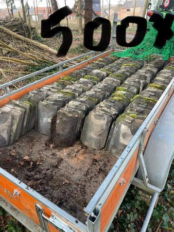 oude dakpannen zwart  beschikbaar voor biedingen