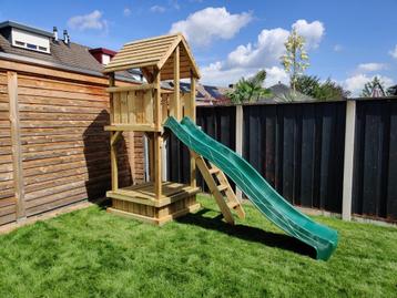 Houten speeltoestel speelhuis speeltoren schommel glijbaan disponible aux enchères