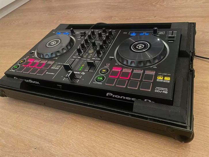 Pioneer DDJ-RB DJ controller in flightcase, Musique & Instruments, DJ sets & Platines, Comme neuf, Platine, Pioneer, Enlèvement