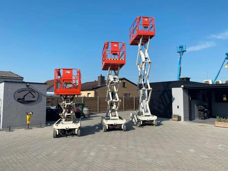 Genie GS2046 schaarlift, Zakelijke goederen, Machines en Bouw | Liften, Steigers en Ladders, Ophalen