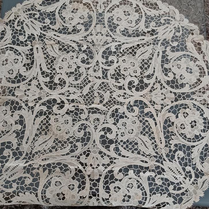 lacet à aiguilles/couvre-table, Maison & Meubles, Maison & Meubles | Autre, Enlèvement ou Envoi