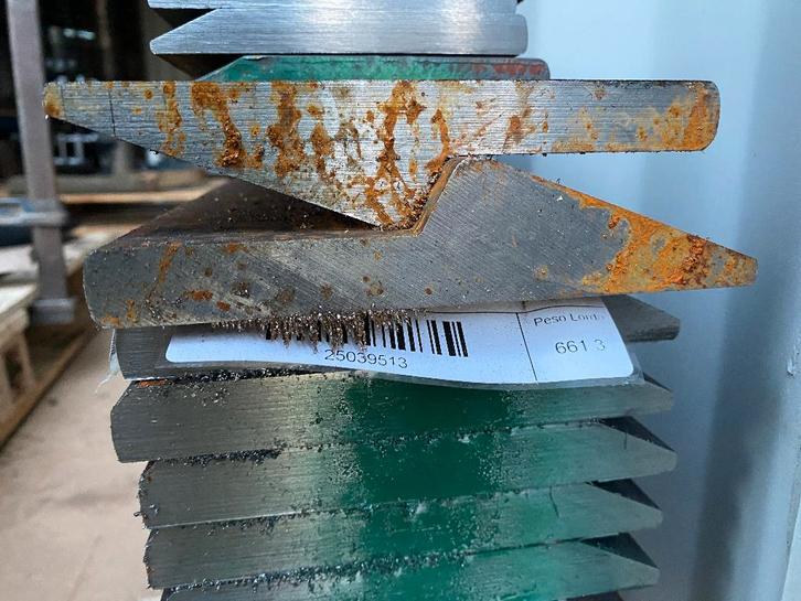 Couteaux en acier, hardox H500, CW05, CW10, Articles professionnels, Machines & Construction | Travail du métal, Enlèvement