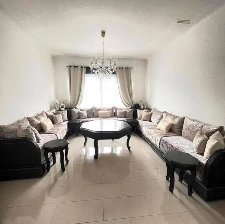 Grote Marokkaanse woonkamer - gemaakt van MASSIEF eikenhout!, Huis en Inrichting, Zetels | Complete zithoeken, Zo goed als nieuw