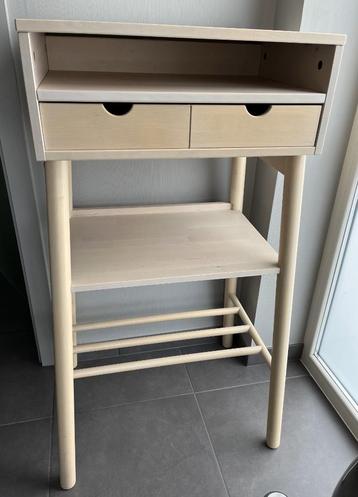 Bureau IKEA KNOTTEN beschikbaar voor biedingen