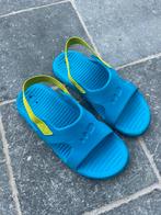 Sandales piscine Nabaiji Décathlon (pointure 29-30)