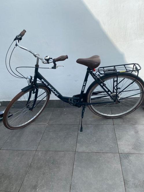 Dames fietsen zwarte en grijs, Fietsen en Brommers, Fietsen | Dames | Omafietsen, Zo goed als nieuw, Ophalen