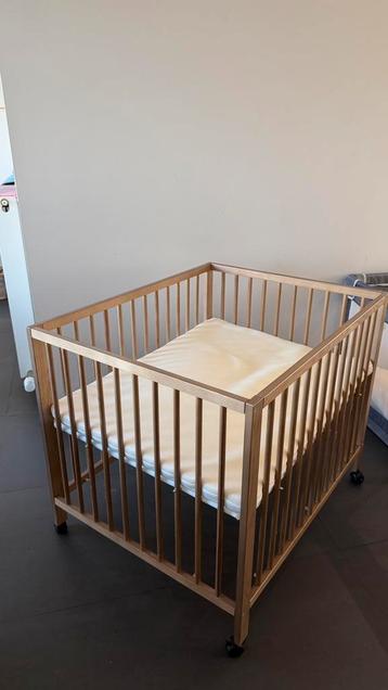 Box met Wieltjes Colorfull Home Lisa V2 Pure Walnut beschikbaar voor biedingen