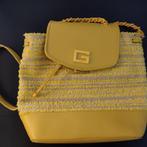 Rugzak / handtas Guess Kimi, Handtassen en Accessoires, Tassen | Damestassen, Ophalen of Verzenden, Zo goed als nieuw, Geel, Handtas