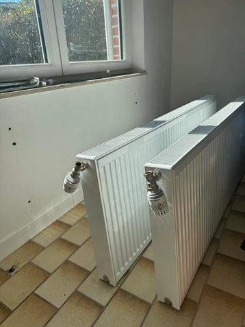 2 radiateurs D-RADIATEUR UNI.8 22-H600-L1600  beschikbaar voor biedingen