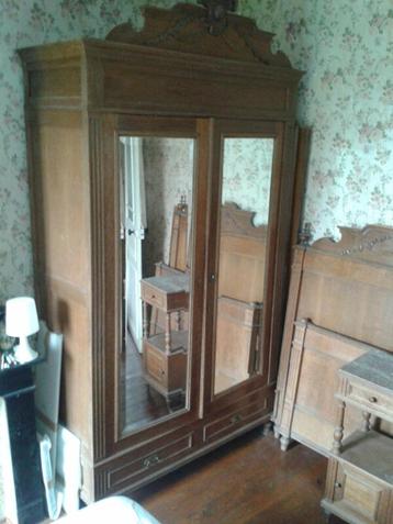 Slaapkamer in Louis XVI-stijl beschikbaar voor biedingen