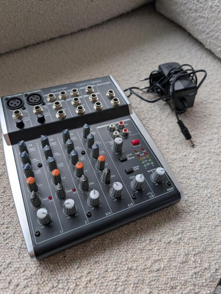 Behringer mixer Xenyx 802S, Muziek en Instrumenten, Mengpanelen, Zo goed als nieuw, 5 tot 10 kanalen, Microfooningang, Ophalen