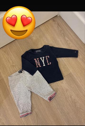 Beaux vêtements de marque pour bébés à vendre