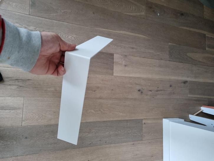 Nieuwe witte aluminium plinten en gebogen hoeken, Doe-het-zelf en Bouw, Plinten en Afwerking, Nieuw, Plinten, Overige materialen