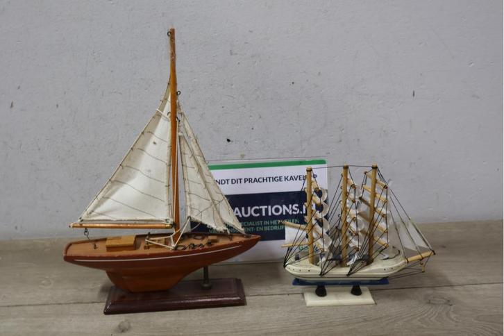 Modelboten 2 stuks, Hobby en Vrije tijd, Modelbouw | Boten en Schepen, Gebruikt, Ophalen of Verzenden