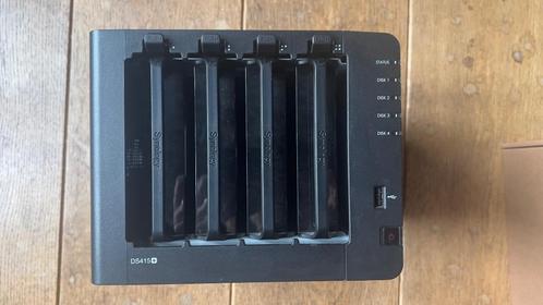 NAS Synology DS415+ et  4 diques dur 2To, Computers en Software, NAS, Zo goed als nieuw, Ophalen