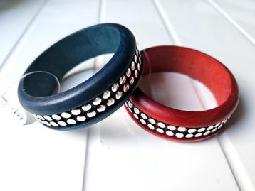 2 Meisjesarmbanden. Nieuw. beschikbaar voor biedingen