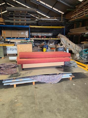 slaapbank  beschikbaar voor biedingen