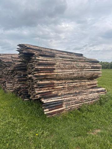 Houten palen 3m beschikbaar voor biedingen