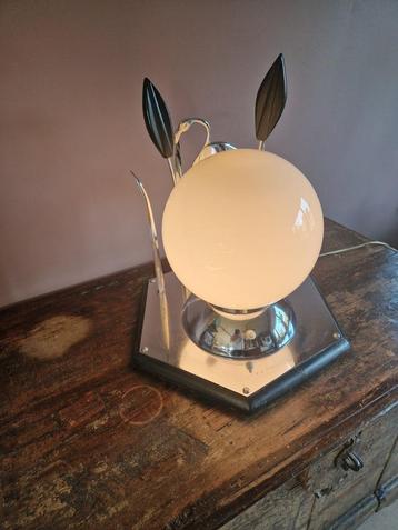 Art Deco opaline tafellamp " Peill & Putzler " beschikbaar voor biedingen