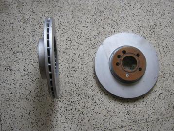 2 Disque de frein pour AUDI, FORD, SEAT VW- 7M3615301 T4 Bra beschikbaar voor biedingen