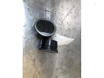 Luchtrooster Dashboard van een Suzuki Alto beschikbaar voor biedingen