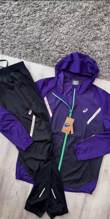 Trainingspakken asics/nike miller beschikbaar voor biedingen