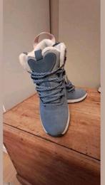 Basket fille neuve P39, Enlèvement ou Envoi, Comme neuf