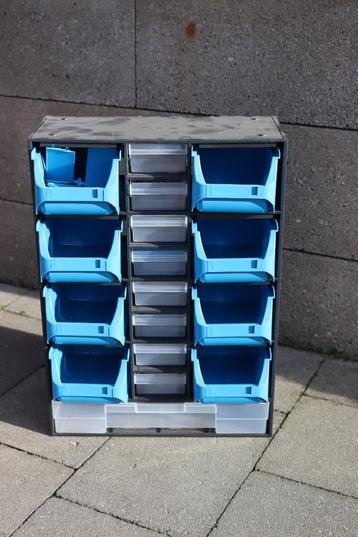 Opbergbakjes beschikbaar voor biedingen