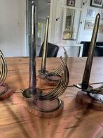 6 metalen kandelaars op eiken plankjes, Ophalen of Verzenden, Kaars