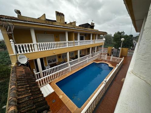 Appartement te koop in een residentie met zwembad, Immo, Buitenland, Spanje, Appartement, Dorp
