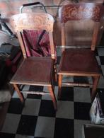 Deux chaises anciennes, Enlèvement