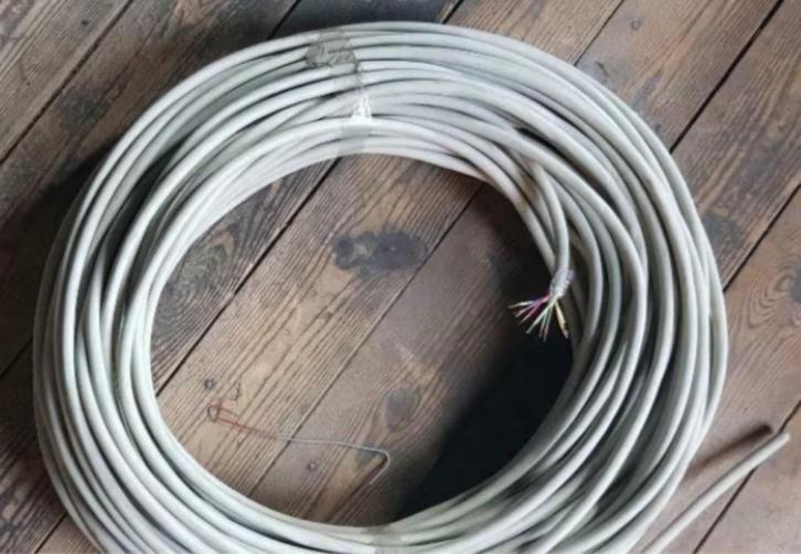 Câble avec 8 fils, Informatique & Logiciels, Pc & Câble réseau, Utilisé, Enlèvement