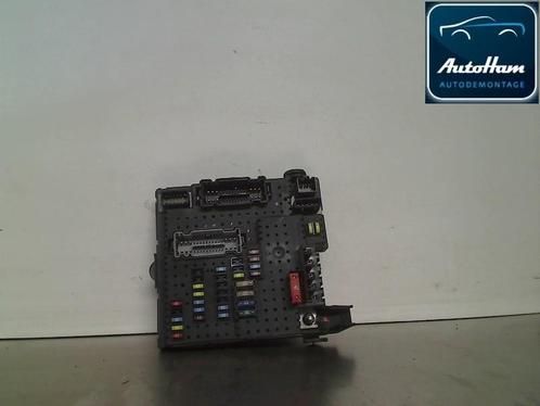 ZEKERINGKAST Volvo S60 I (RS / HV) (12217799), Auto-onderdelen, Elektronica en Kabels, Volvo, Gebruikt