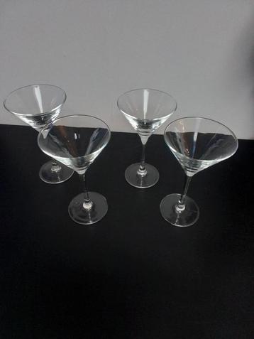 4 Cocktail glazen  beschikbaar voor biedingen
