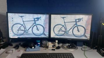 2x Samsung SyncMaster 2243BW Monitoren beschikbaar voor biedingen