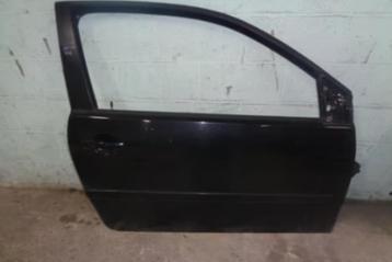 A vendre portiere avant droite Polo 2003 à 2008 3portes beschikbaar voor biedingen