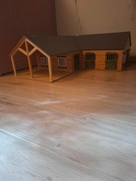 Paardenhoekstal Kids Globe met Schleich paarden, Kinderen en Baby's, Speelgoed | Overig, Gebruikt, Ophalen