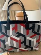 Tommy Hilfiger iconische draagtas op grijze achtergrond, Handtassen en Accessoires, Tassen | Damestassen, Ophalen, Nieuw, Grijs