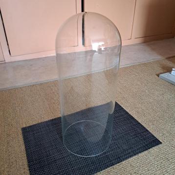 Glazen bol of bel (II) beschikbaar voor biedingen