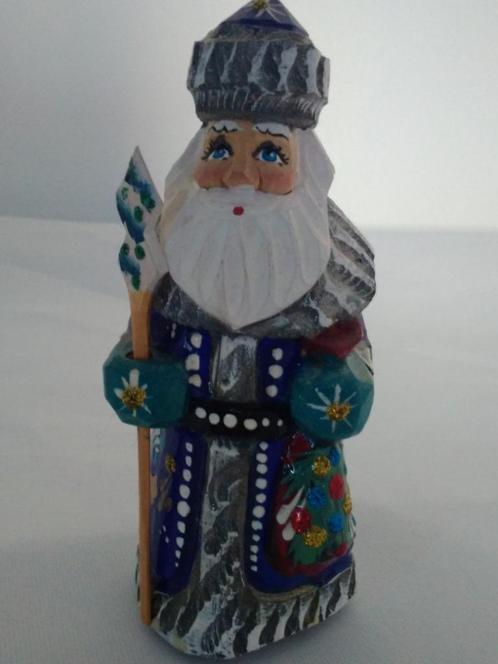 Figurine en bois peinte à la main Père Noël russe, Divers, Noël, Neuf, Enlèvement ou Envoi