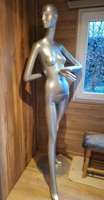 Superbe mannequin Design SCHLAPPI made in Switzerland.
Modèl, Enlèvement