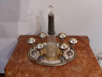 Collectie verzilverd metaal beschikbaar voor biedingen