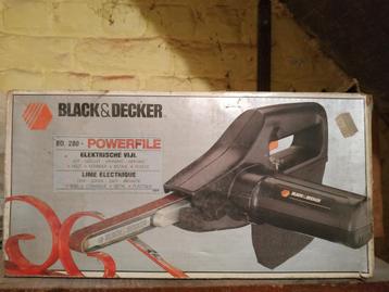 Ponceuse à bande Black et Decker  disponible aux enchères