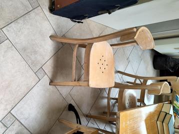 6 houten (keuken)stoelen